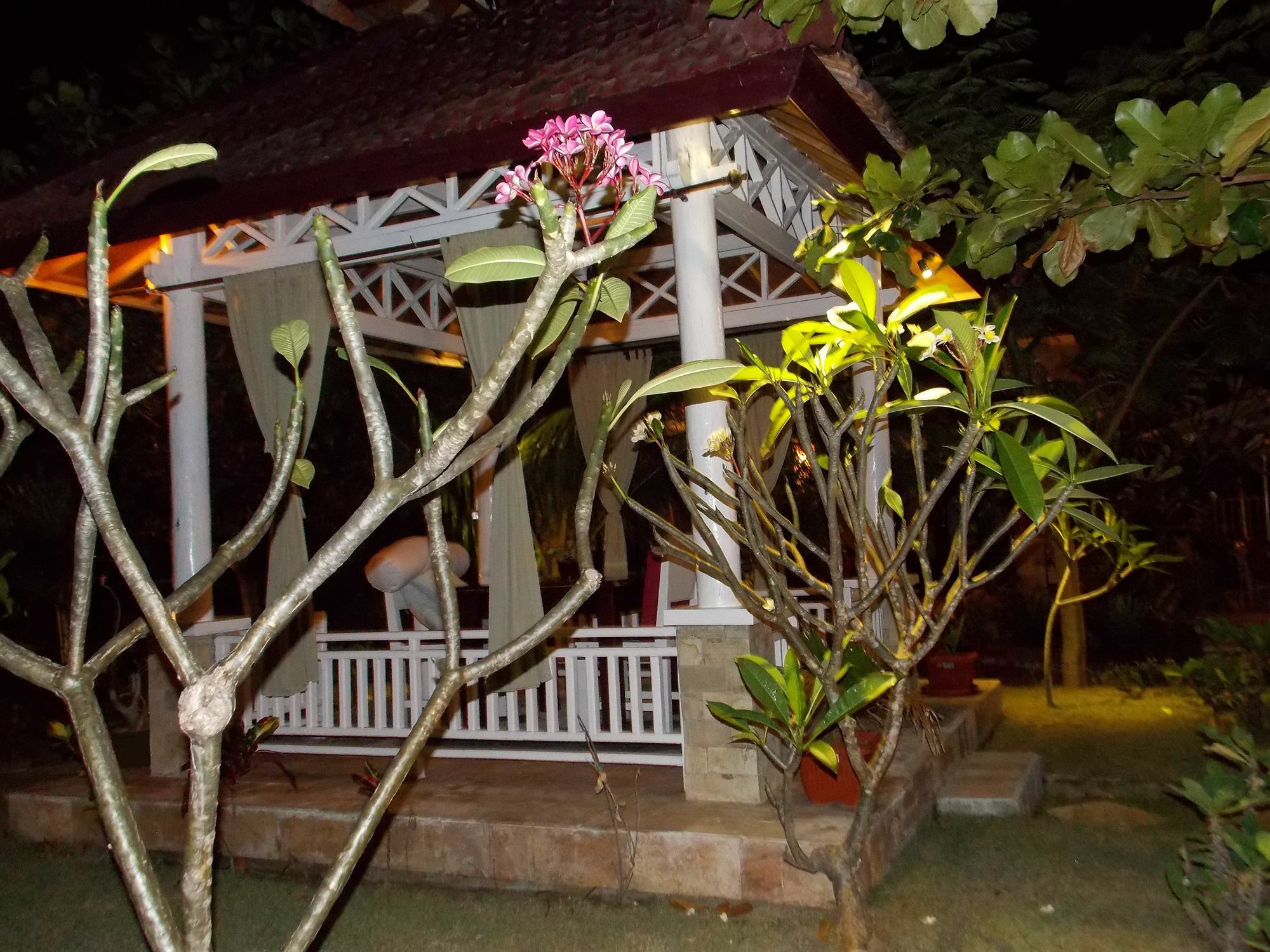 Tropical Hideaways Resort Gili Meno Exterior foto